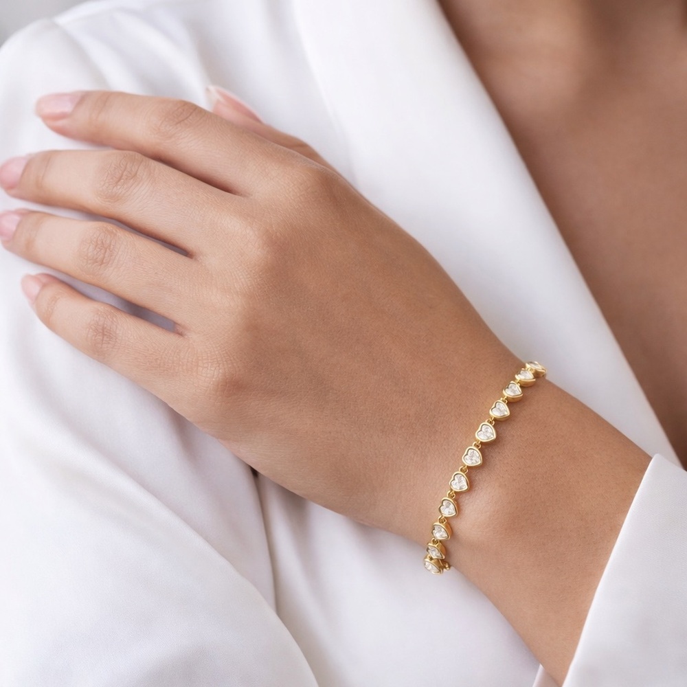 NEW 18K GOLD PLATED HEART TENNIS BRACELET – TIMELESS LOVE - Picture 3 of 4